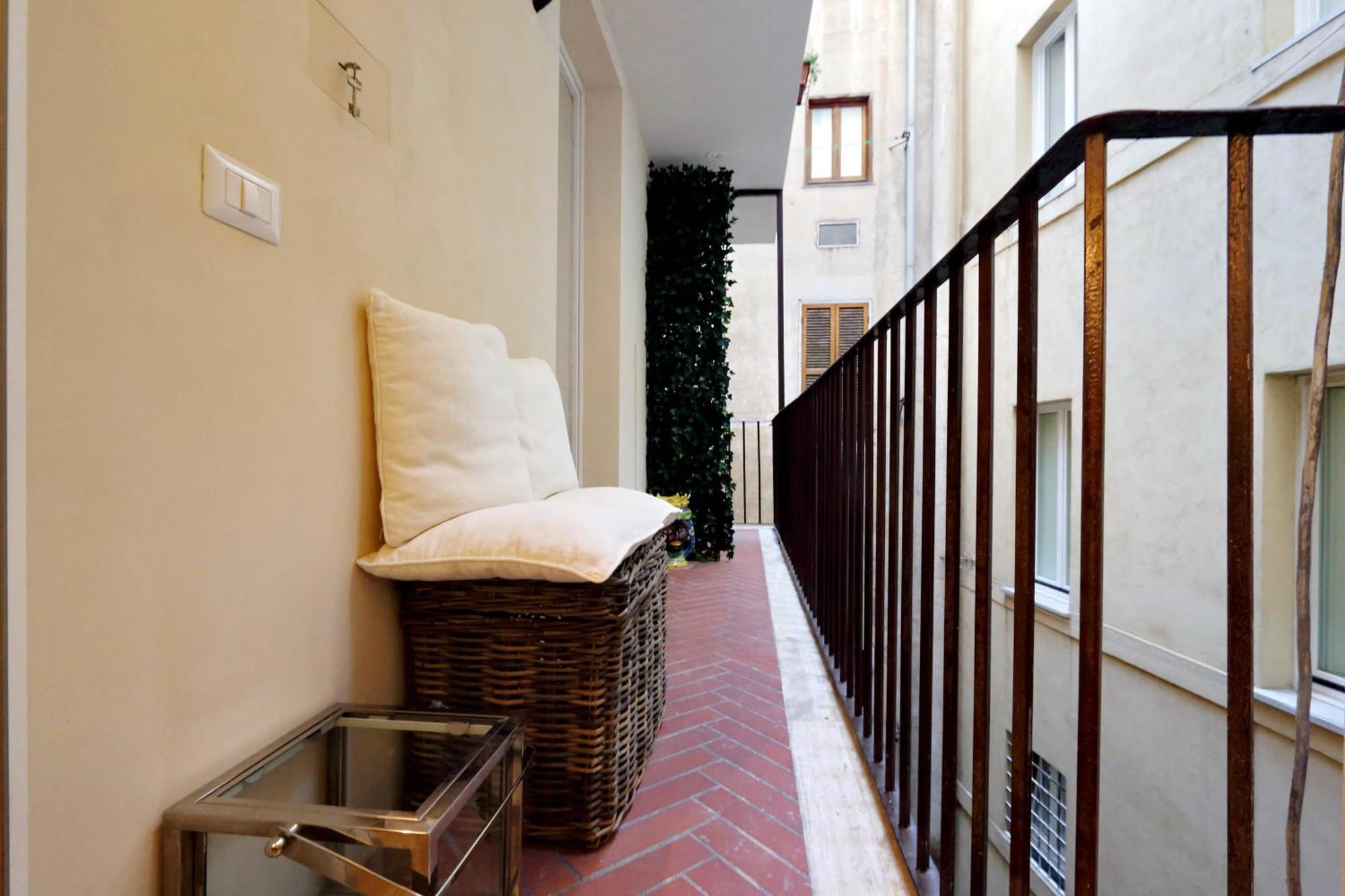 Luxury Charme Between Pantheon And Spanish Steps Rome Exterior photo